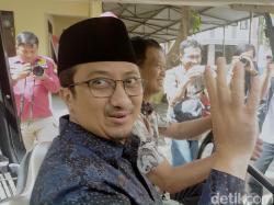 Positif COVID-19, Ustadz Yusuf Mansur di bawa ke RSPAD